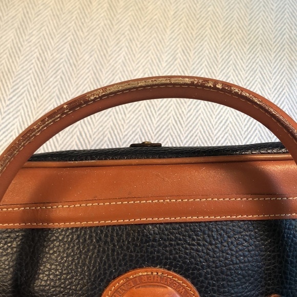 VINTAGE DOONEY BROKEN CLASP 14" X 9" X 5" ALL WEATHER LEATHER handbag. … - Picture 9 of 12